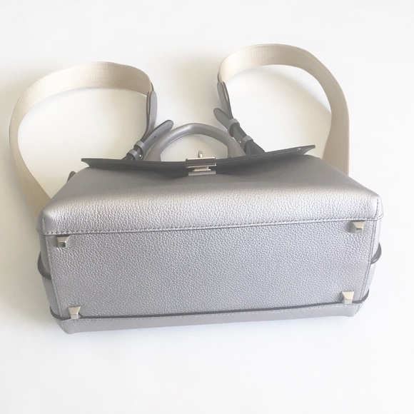 ☁️🆕 MCM ღ Twist Lock Leather Backpack ღ Metallic - Picture 6 of 8